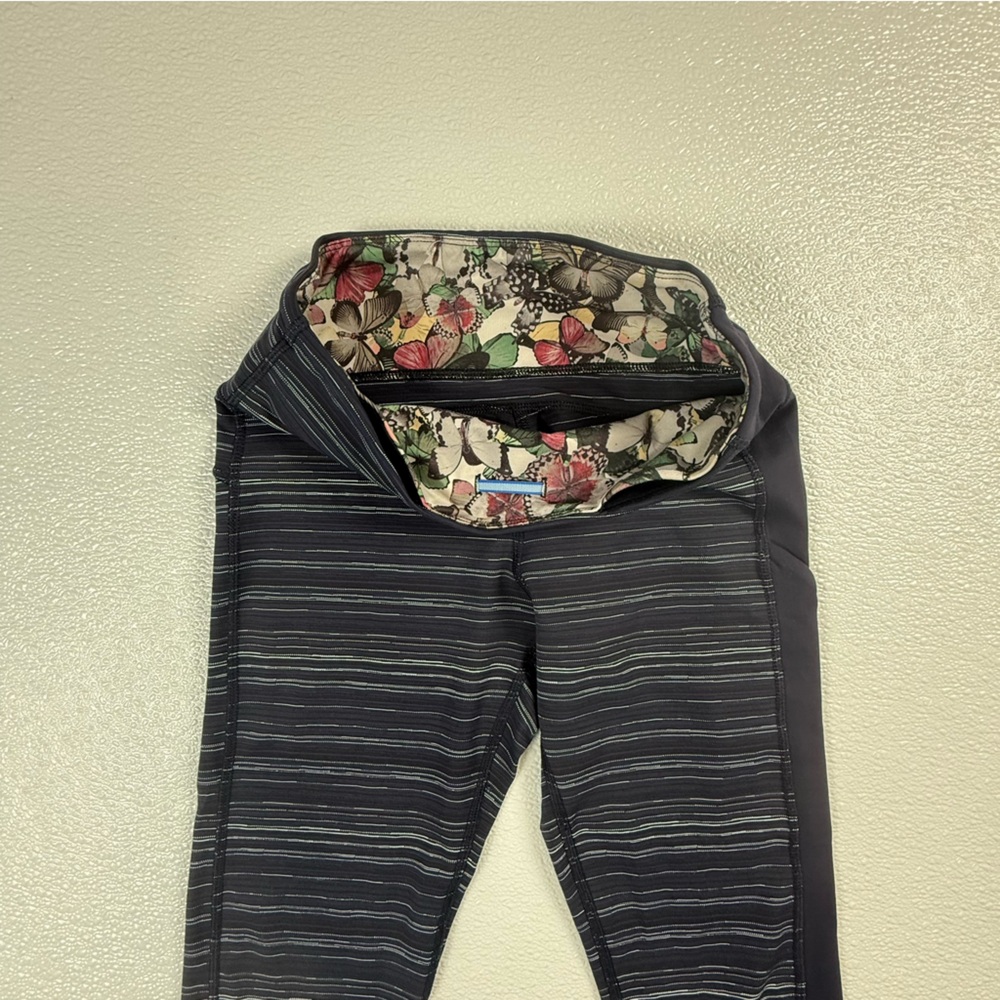 Lululemon Run The World 7/8 Tight Cyber Stripe Naval Blue Black‎ / Naval Blue 4 - Picture 11 of 13